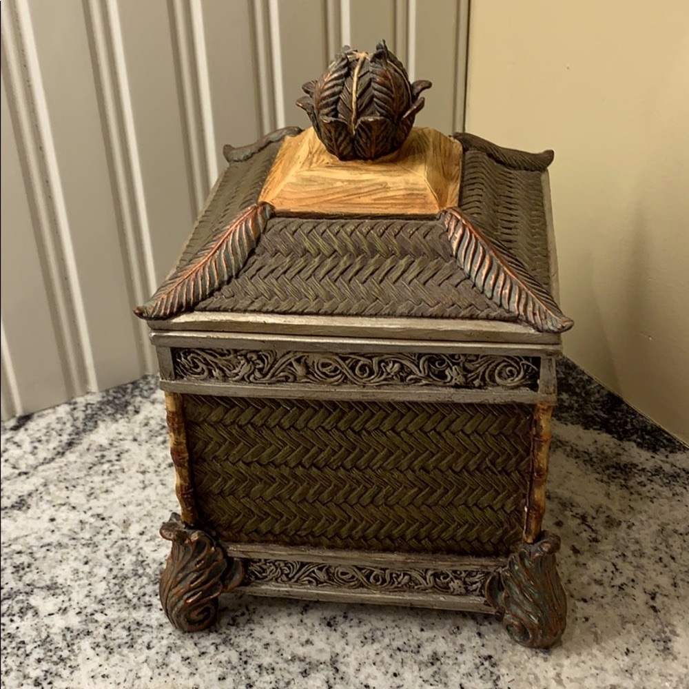 Exquisite Ceramic Decorative Box🧚🏽‍♀️